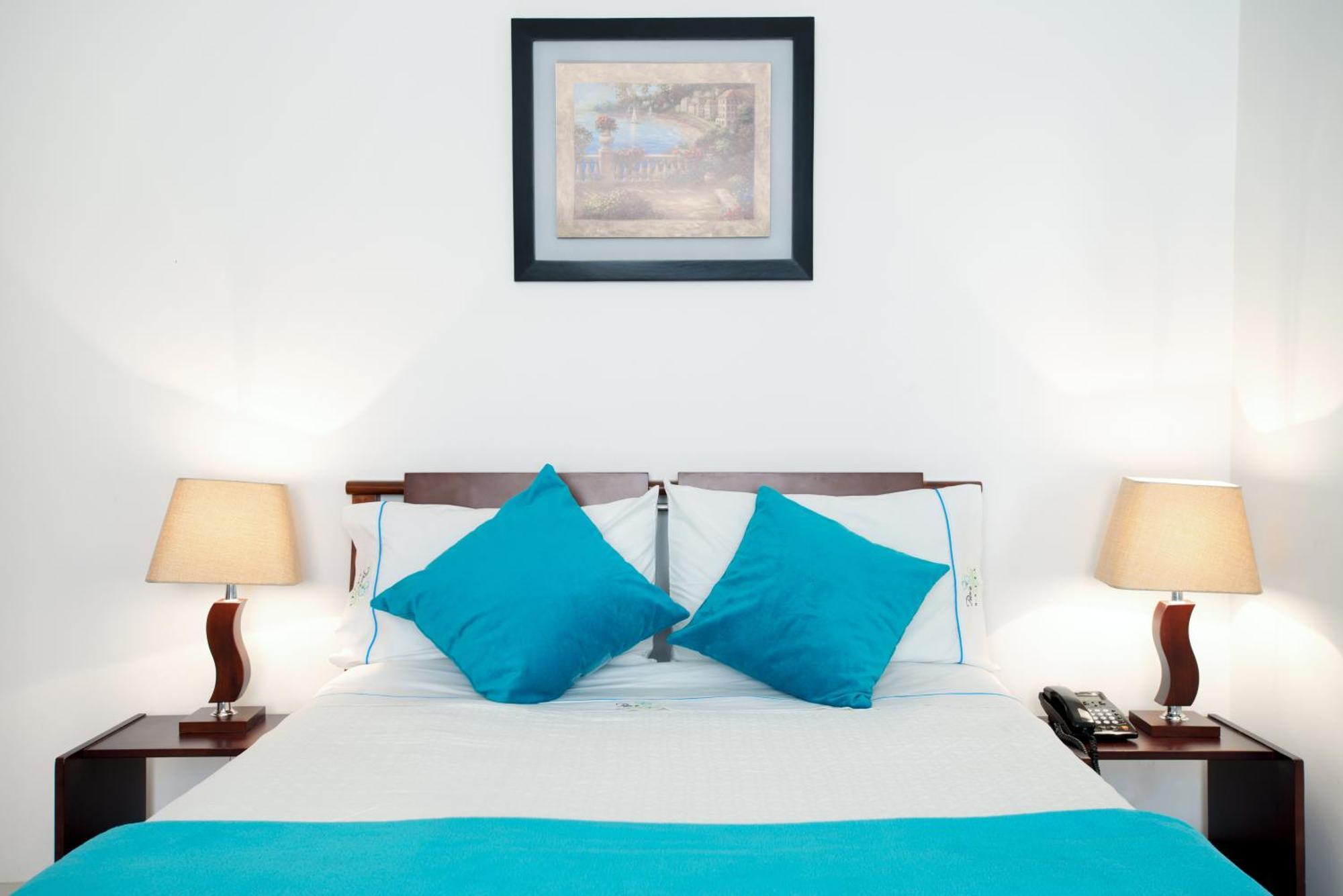 Hotel Puerto Bahia Сан-Хиль Экстерьер фото
