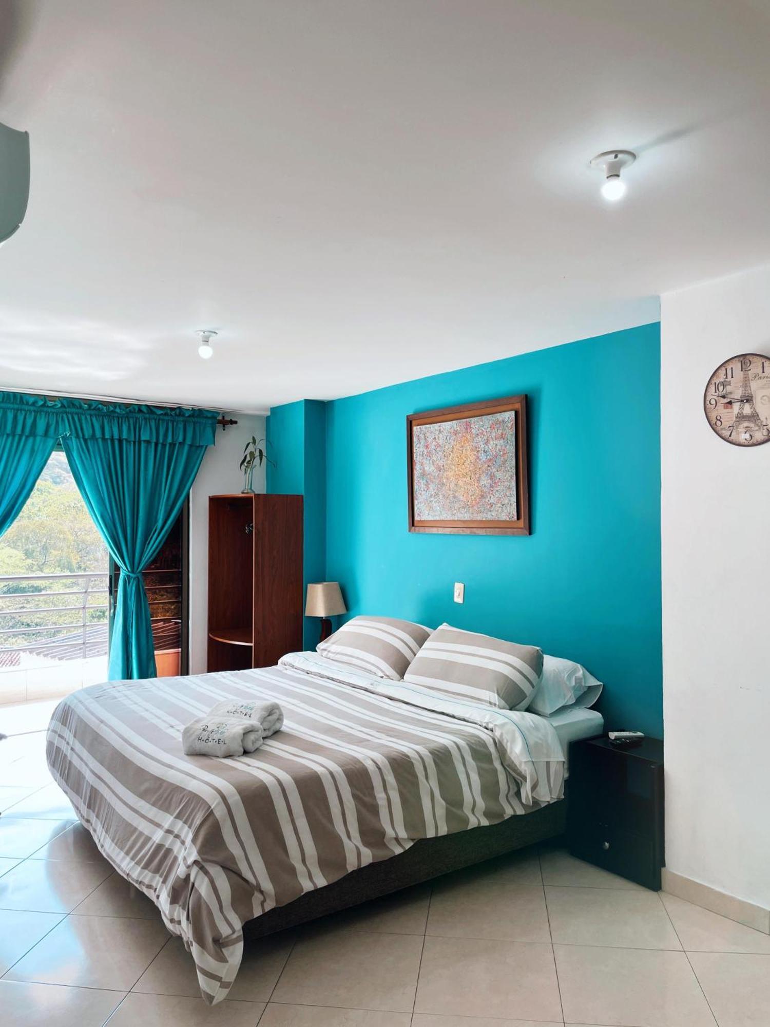 Hotel Puerto Bahia Сан-Хиль Экстерьер фото