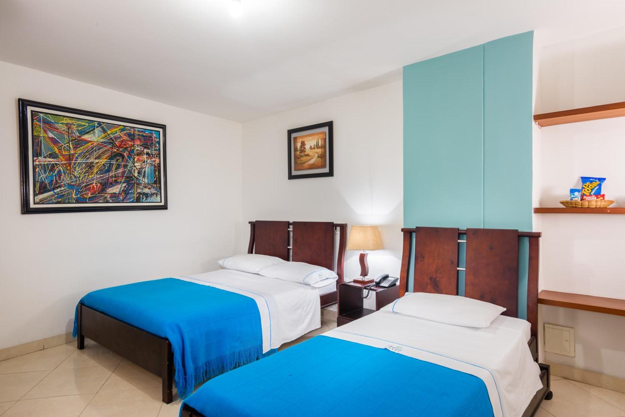 Hotel Puerto Bahia Сан-Хиль Экстерьер фото
