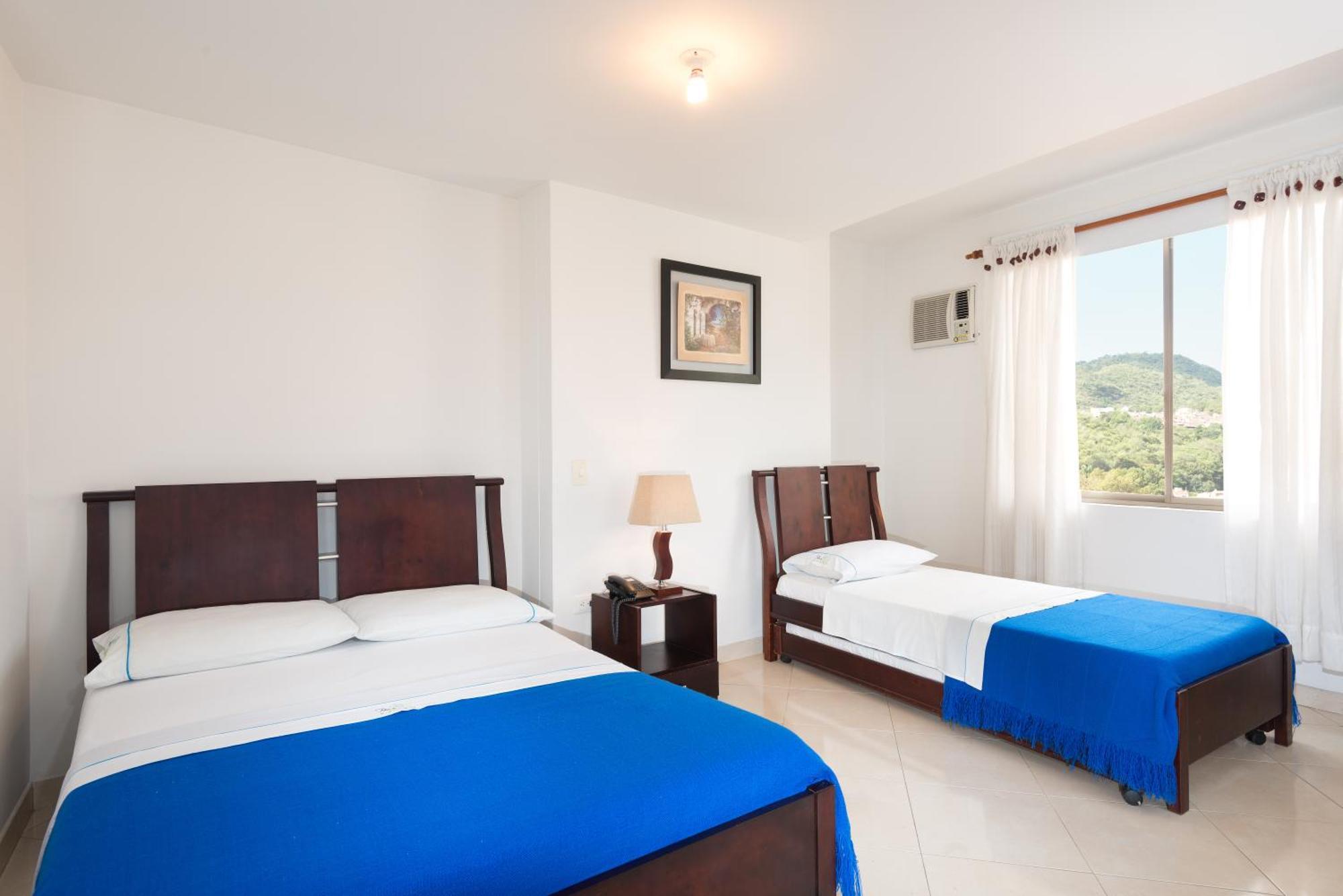 Hotel Puerto Bahia Сан-Хиль Экстерьер фото