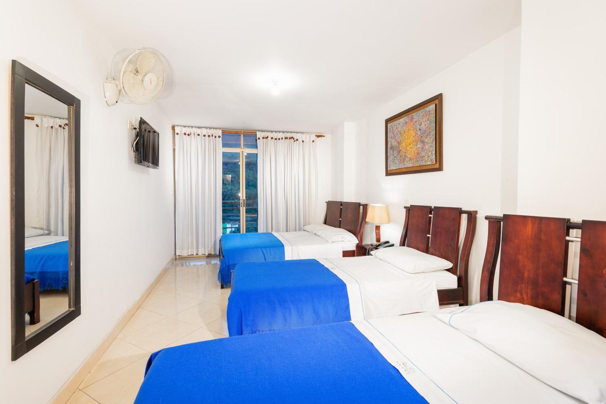 Hotel Puerto Bahia Сан-Хиль Экстерьер фото