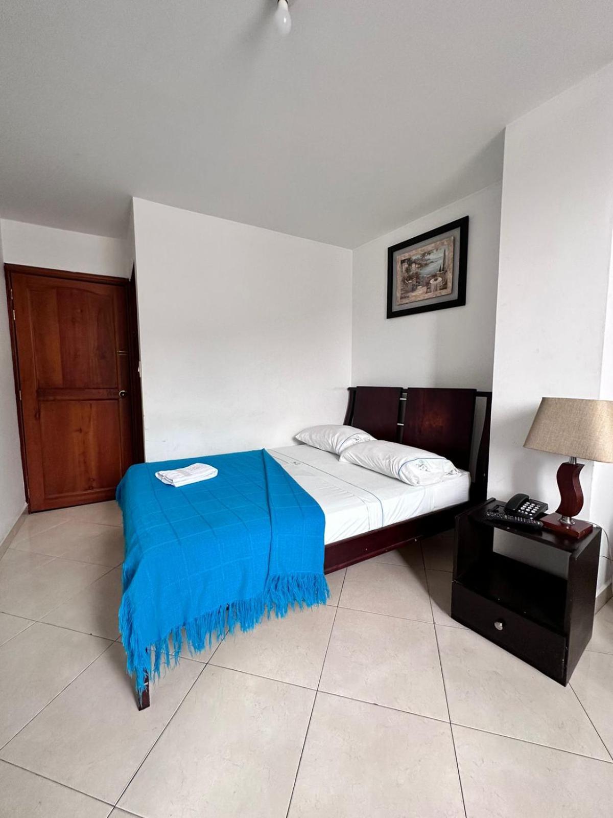 Hotel Puerto Bahia Сан-Хиль Экстерьер фото