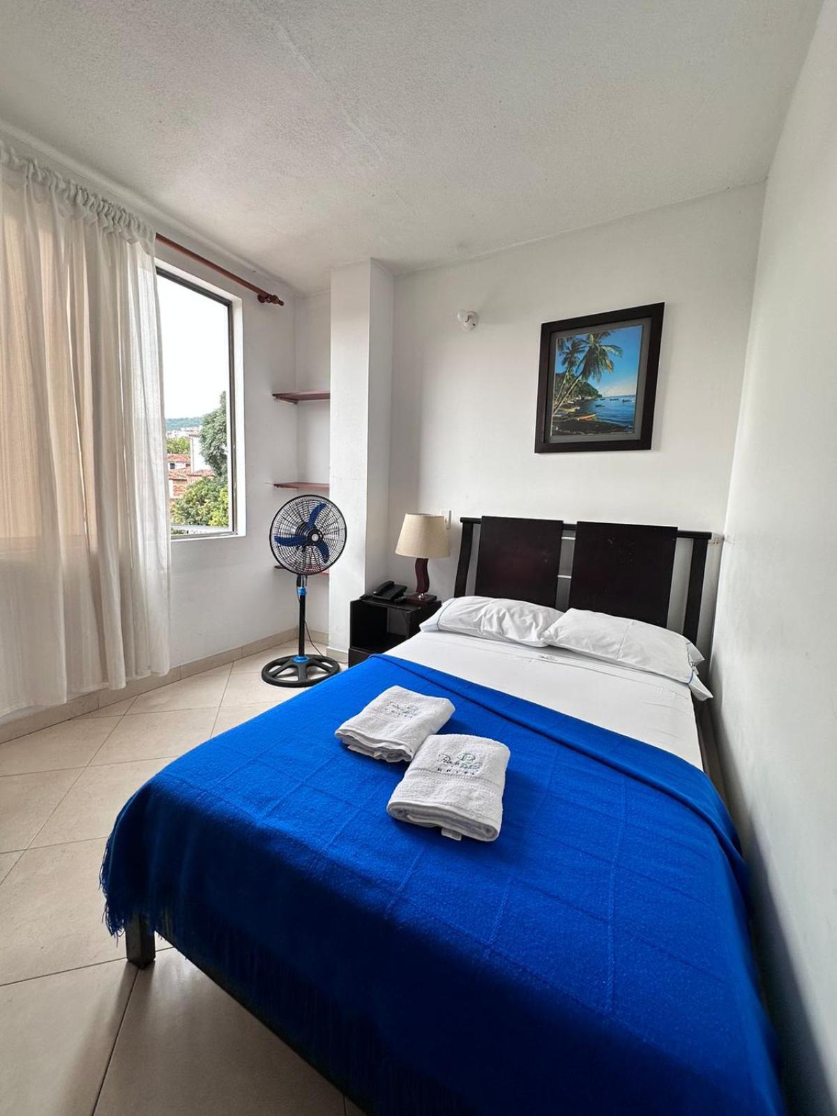 Hotel Puerto Bahia Сан-Хиль Экстерьер фото