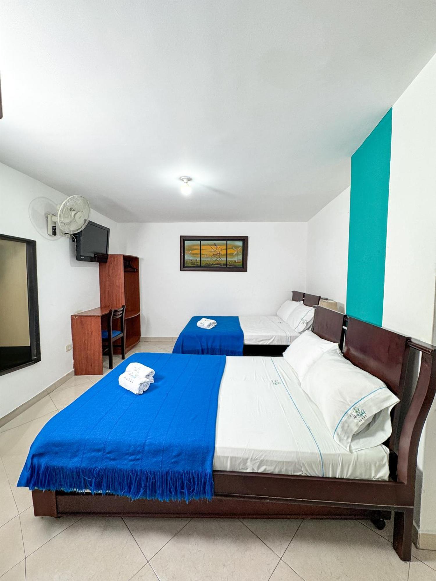 Hotel Puerto Bahia Сан-Хиль Экстерьер фото