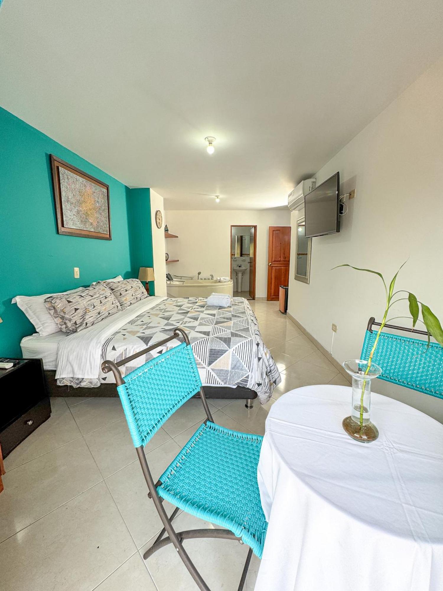 Hotel Puerto Bahia Сан-Хиль Экстерьер фото
